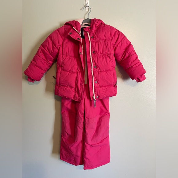 Amazon Essentials Jackets & Coats Girls Toddler Heavyweight Hooded